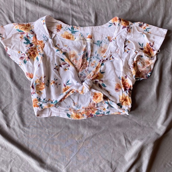 Floral white crop top with front tie - Picture 1 of 2